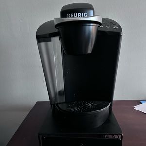 Keurig K50 Single Cup Coffee Maker - Black & Pod Holder